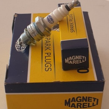 BUJİ ADET R12 (NGK)