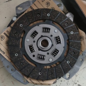 DEBRİYAJ SETİ CLIO-MEGAN1-LOGAN 1,6 8V (K7M)(VİDALAMA DELİĞİ GENİŞ)